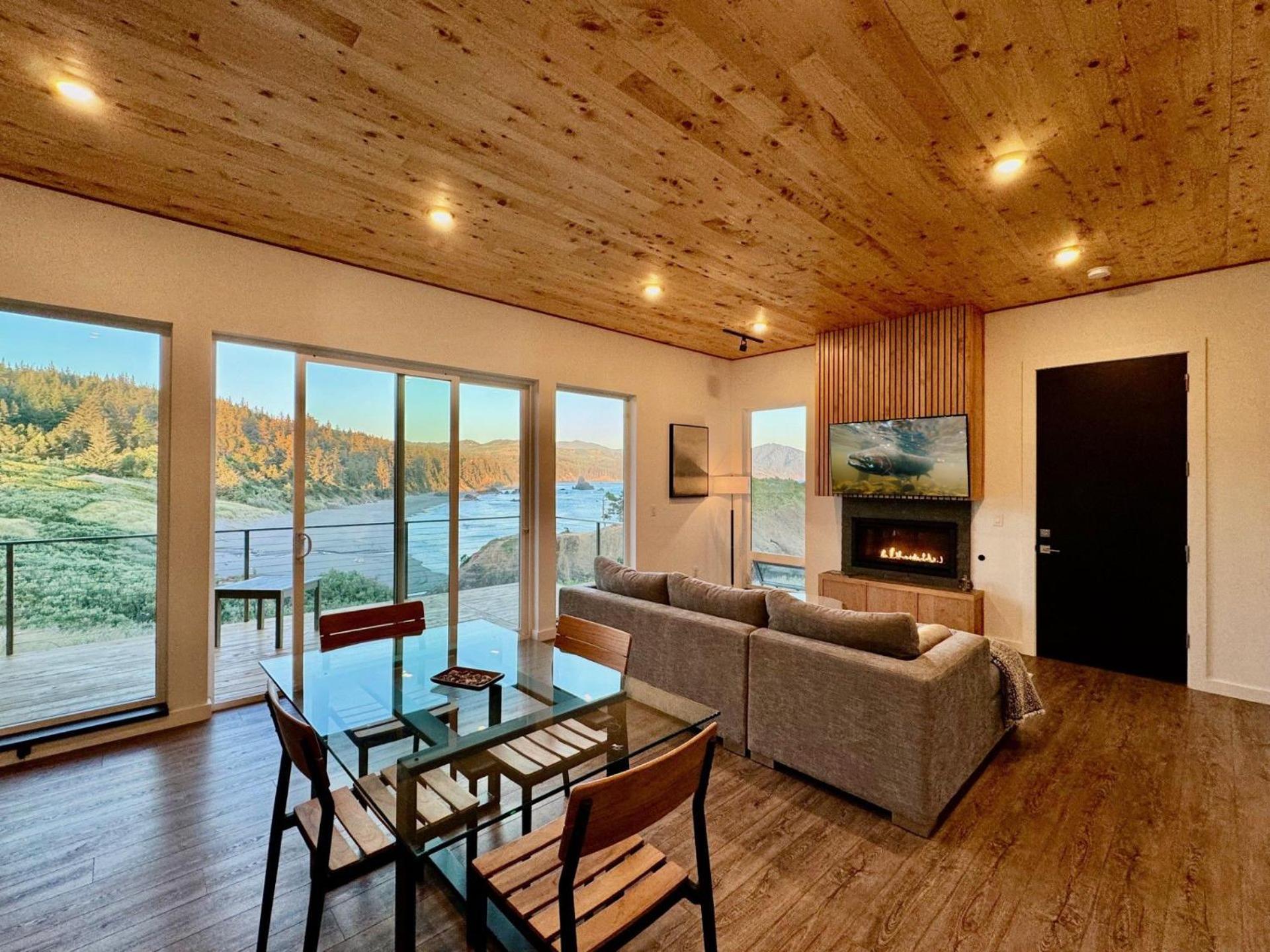 The Cove At - 5 Ocean Front Apartment