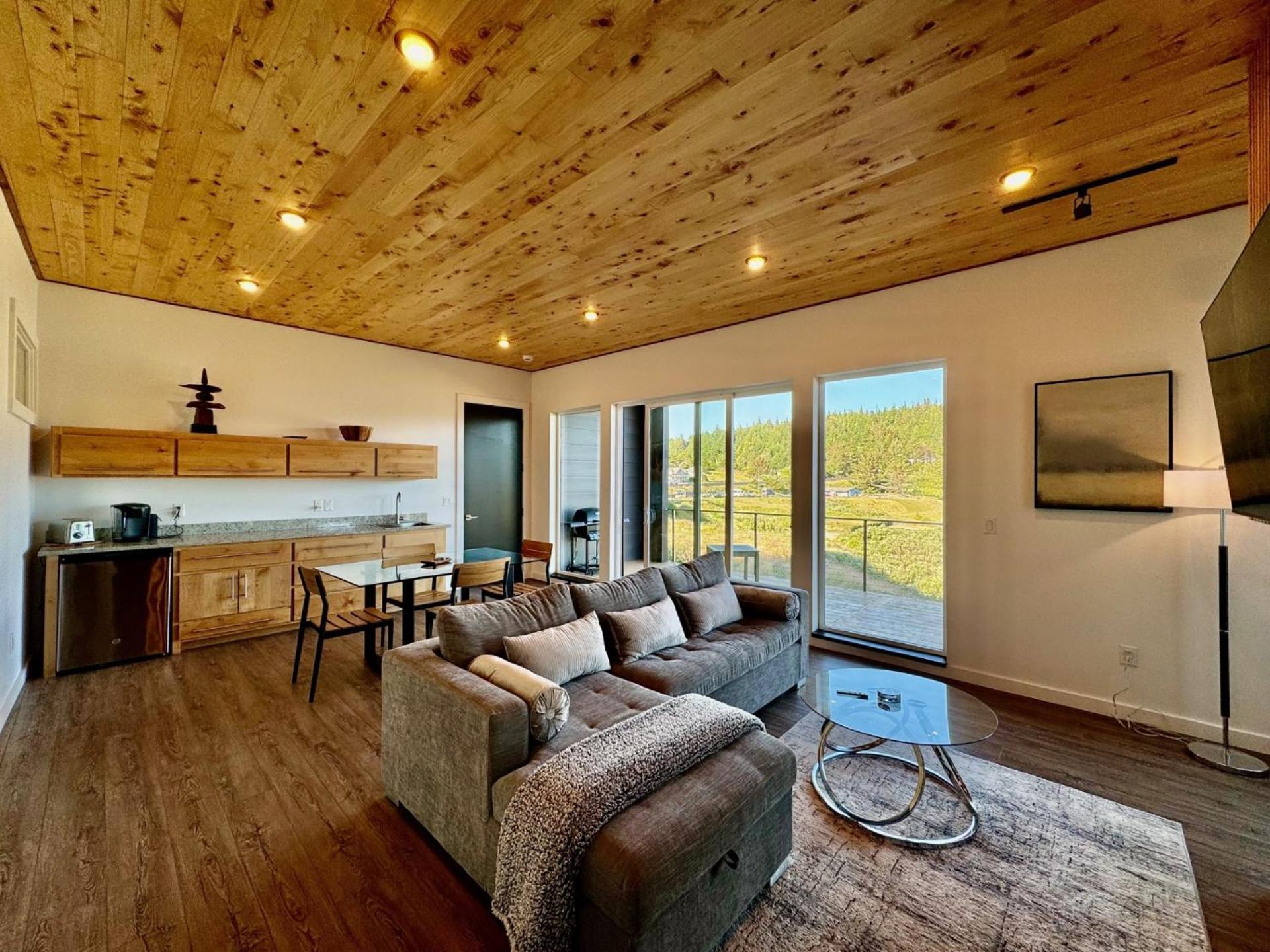 The Cove At - 5 Ocean Front Apartment *