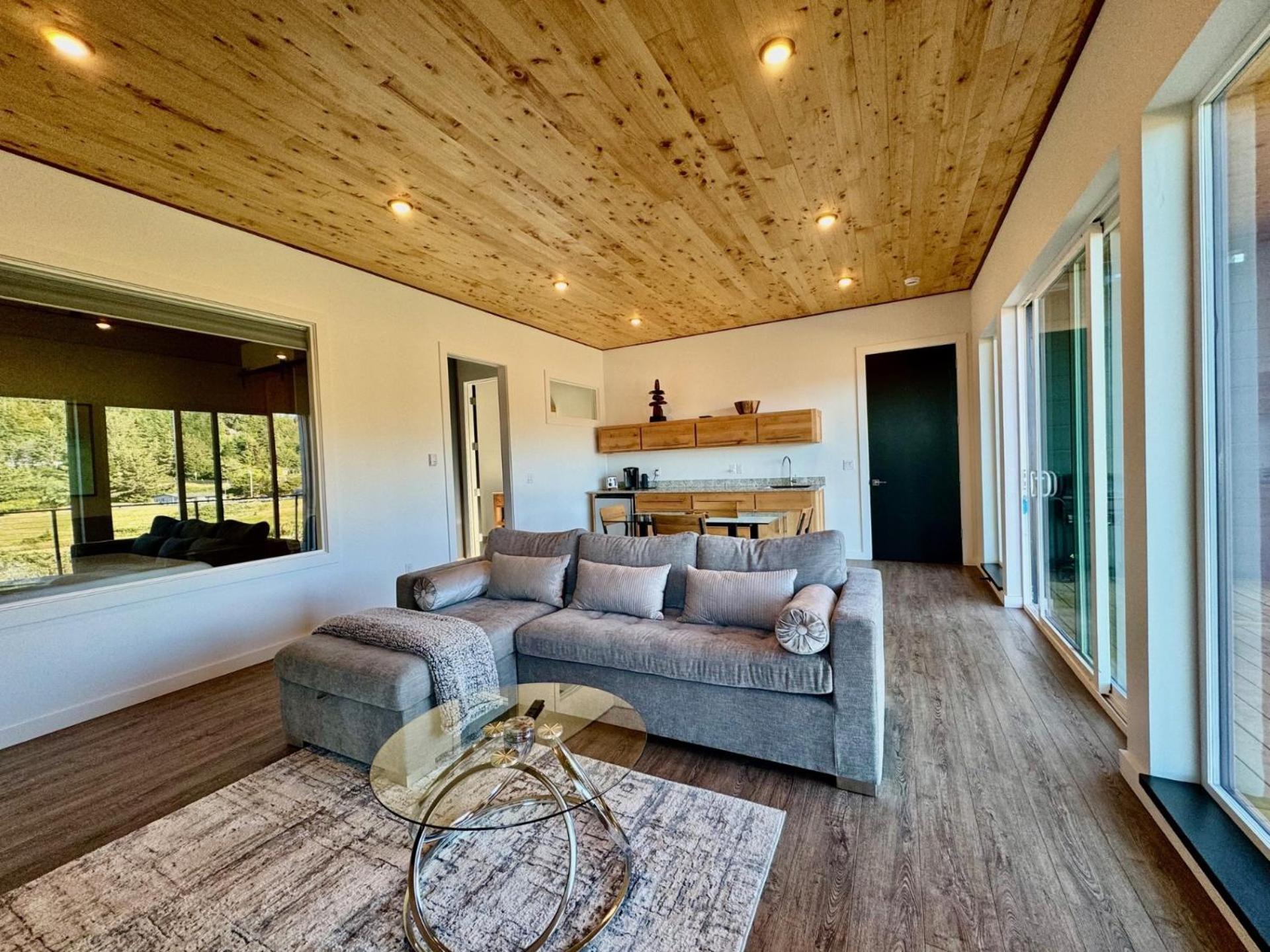 The Cove At - 5 Ocean Front Apartment